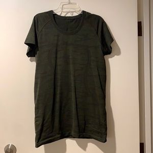 Lululemon Slim fit Swiftly Top